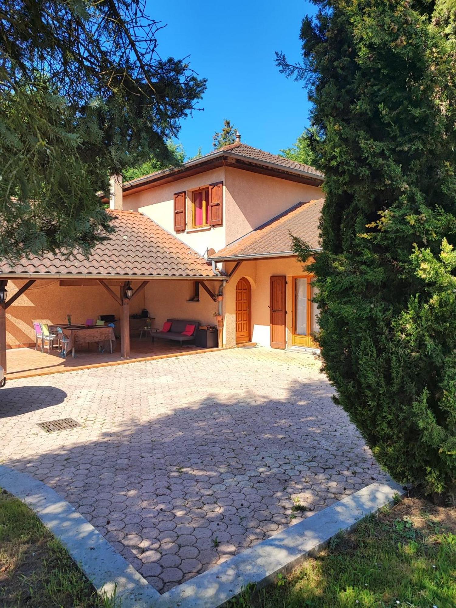 Les Charmettes Villa Saint-Chef Luaran gambar